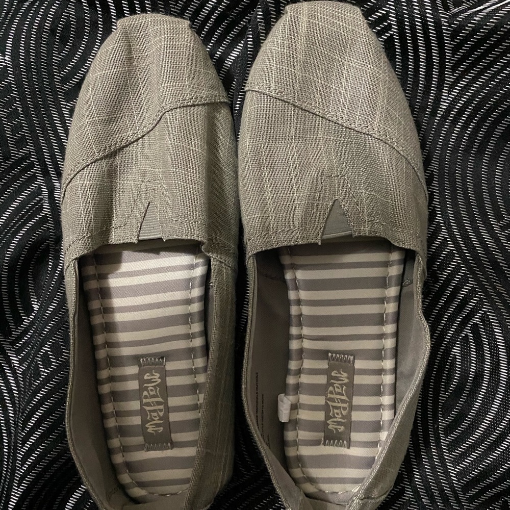 Slip On Shoes 9 Wide